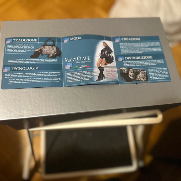 Mary Claud Royal Blue Velour Pumps New - Picture 8 of 12